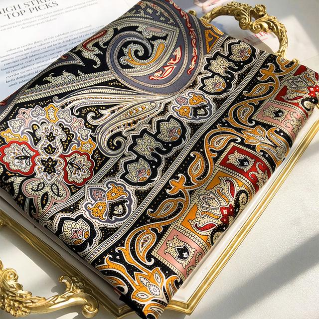 

Розкішний бренд осінь і зима для жінок, новий стиль, мода, відповідний колір, принт, шовковий шарф, жіноча популярна платок, пляжна шаль