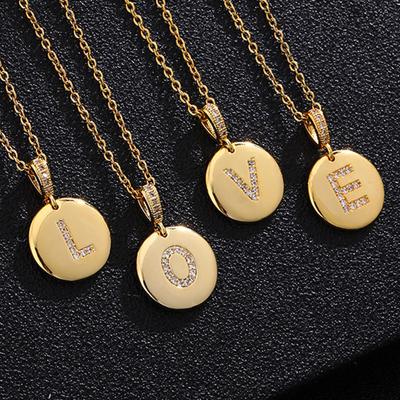 Collana con Ciondolo Lettera Inglese di Lusso con Incastonatura in Zirconi - Elegante Catena per Maglione Moda Europea & Americana per Donne