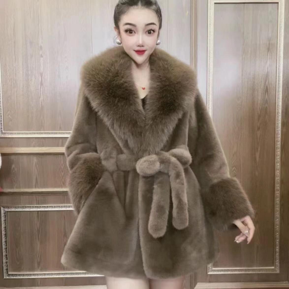 

2024 зимнее теплое плюшевое пальто с открытой строчкой для женщин, большой отложной воротник, искусственный мех лисы, кардиган, женская толстая куртка, пальто с поясом One Size кофейный