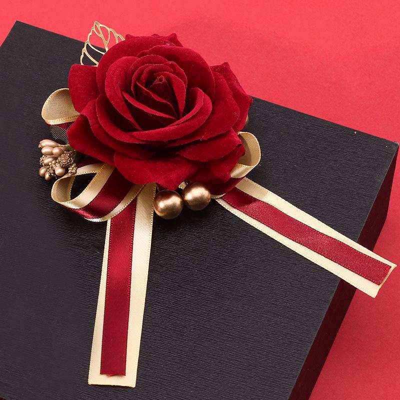Premium Wedding Boutonniere Set for Groomsmen, Brides, and Groom - Creative Artificial Lapel Flowers and Pins for Bridesmaids.