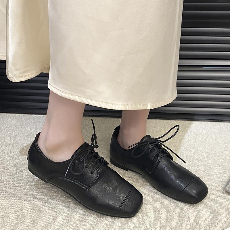 

Square Toe Women s Sport Shoes Flats Fashion Lace Up Retro Shoes 2025 Autumn Running Soft Shoes New Brand Mujer Zapatos 35