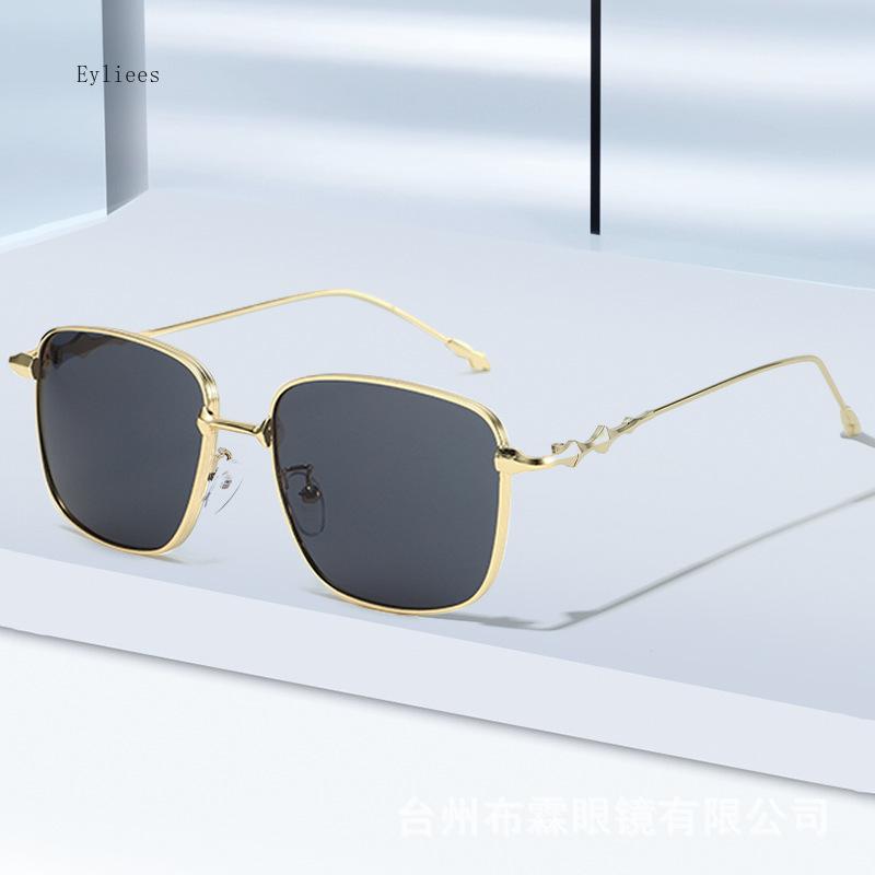 Metal Square Thin Frame Retro Sunglasses Women Men Fashion Sun Glasses Female Eyeglasses Shades gafas