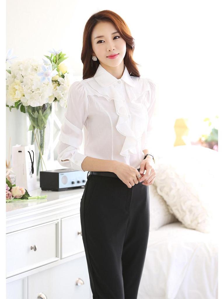 Damen Chiffonbluse im koreanischen Stil mit Peter-Pan-Kragen und Rüschen-Langarm für Frühling und Herbst.