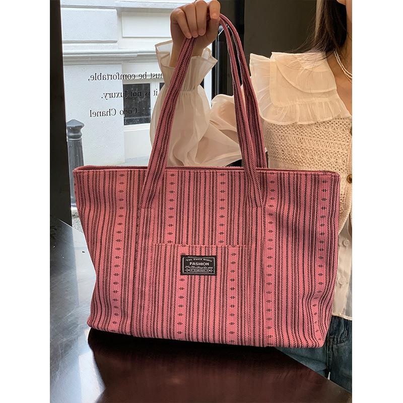 Stofftasche mit großer Kapazität, Damentasche, Herbst und Winter, neue Einkaufstasche für Pendler, Ins College-Studentenklasse, Ein-Schulter-Handtasche