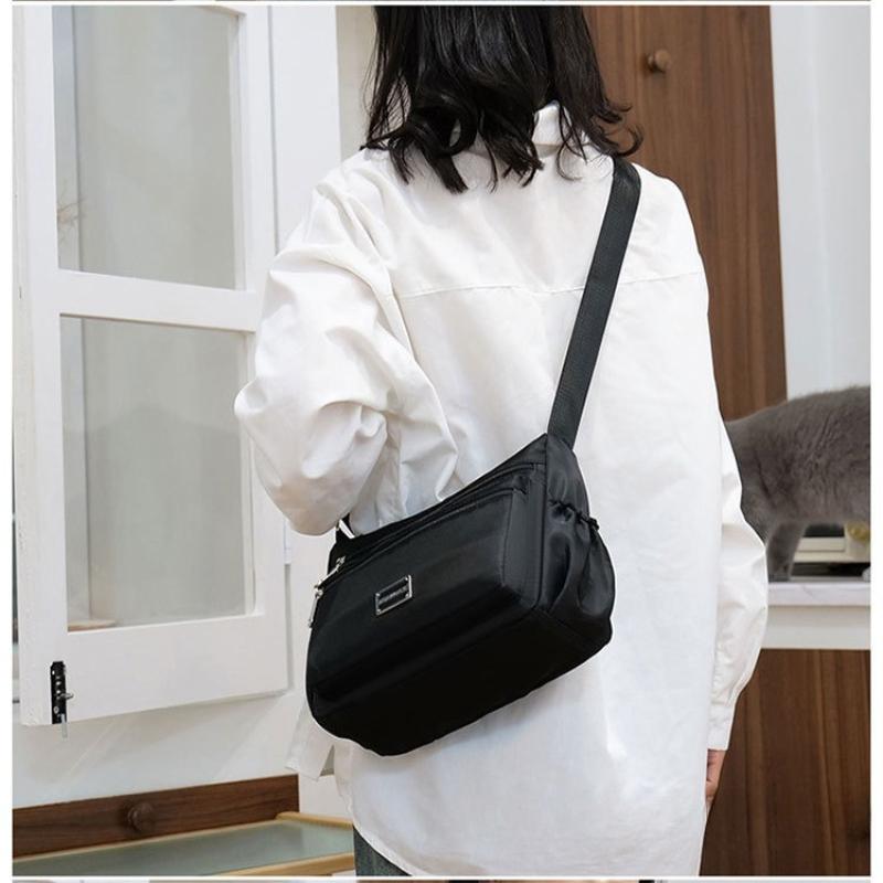 2025 new Oxford cloth women's bag casual multi-layer shoulder messenger bag breathable large capacity small square bag mother bag