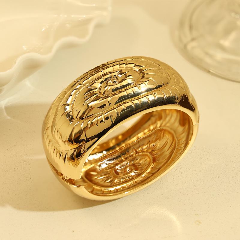 Exaggerated Design Women's Luxury Alloy Bangle with Open End