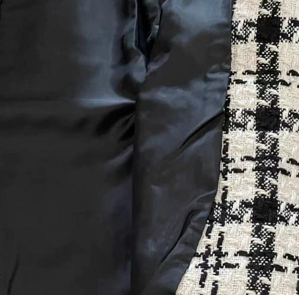 Xiaoxiangfeng Jacket, Versatile for Women In Spring and Autumn, Elegant and Refined, with A Coarse Floral Top That Accentuates A Slim Figure