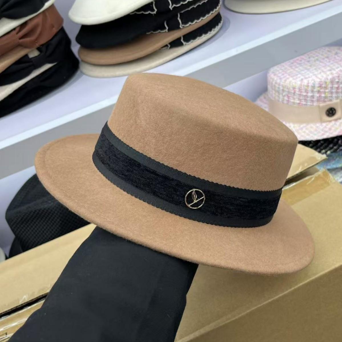 

Hepburn style fashion versatile flat hat autumn and winter Australian wool hat women s outdoor leisure tide street shot top hat one size adjustable