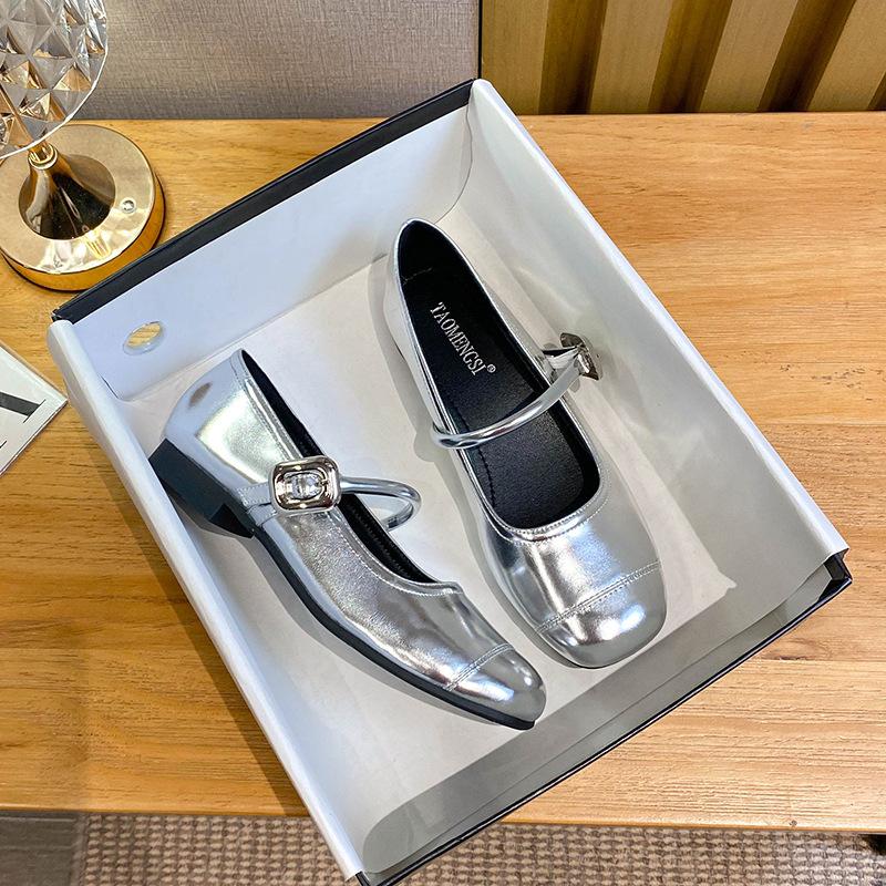 Kulatá čtvercová hlava světlá ústa stříbrné malé kožené boty plochá podrážka vnitřní zvýšení výšky měkká podrážka Mary Jane jednobotky ženy