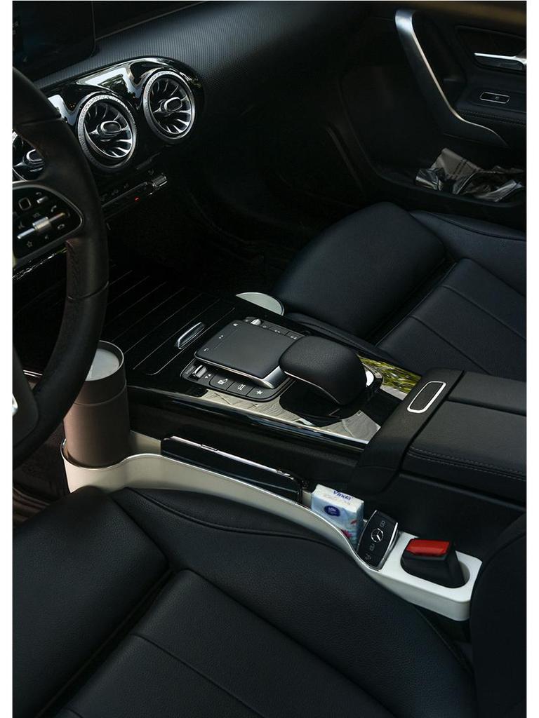 Universal Car Seat Gap Organizer - Leakproof, Multifunctional Storage for Driver & Passenger.