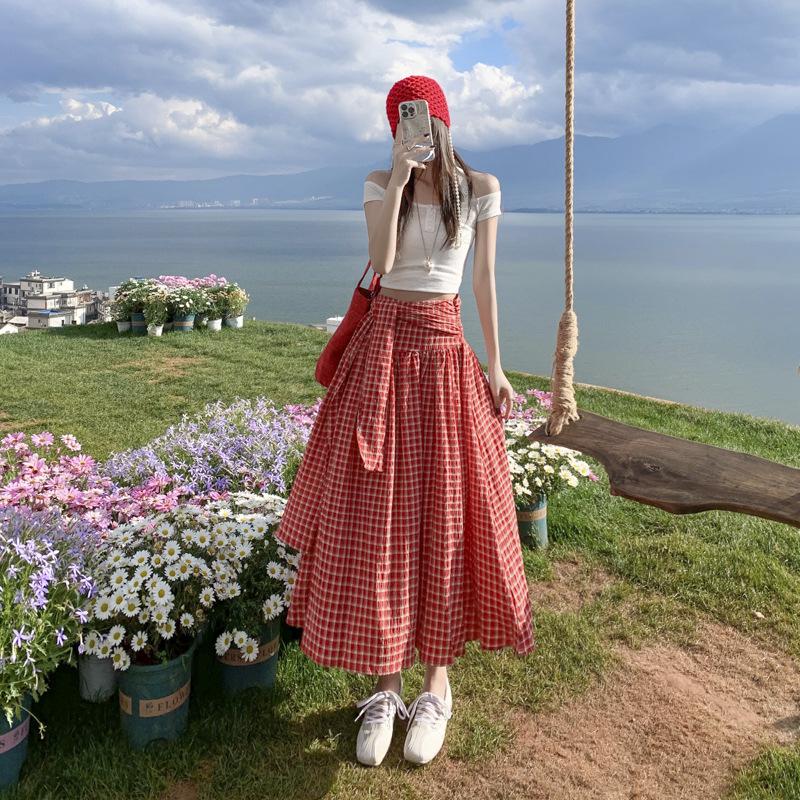 American Trendy Spicy Girl: Versatile Plaid Pleated Long Skirt + Strapless Plaid Umbrella Top