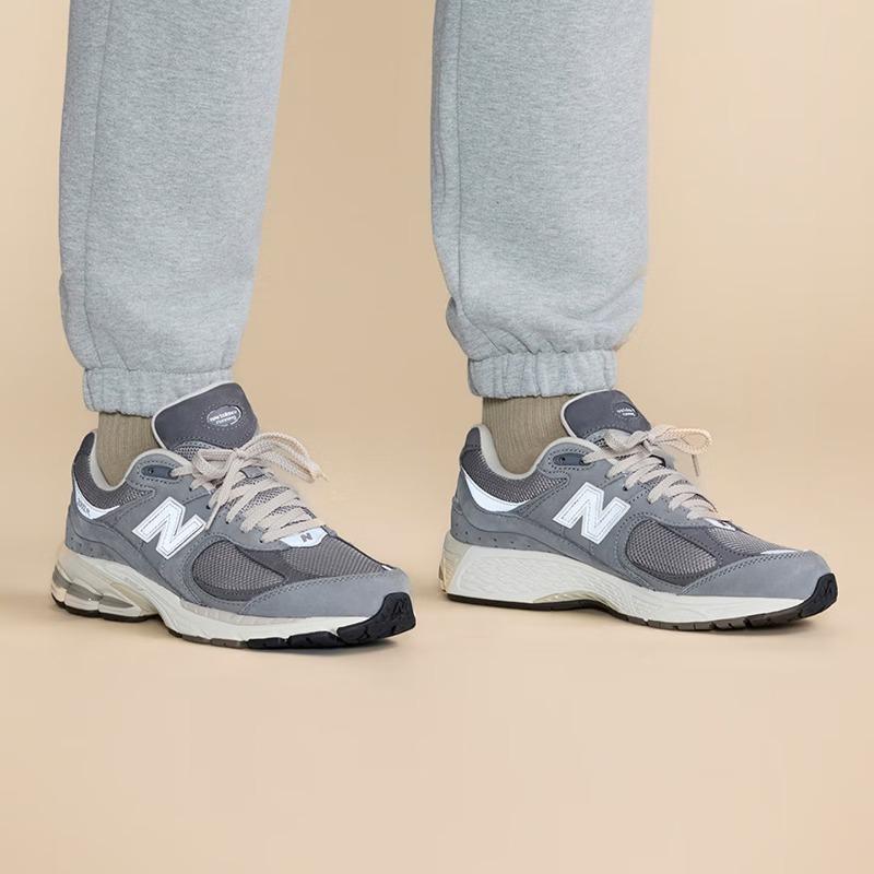 NEW BALANCE Men's and Women's Trendy Versatile Simple and Comfortable Spring Sports and Leisure Shoes M2002RNM