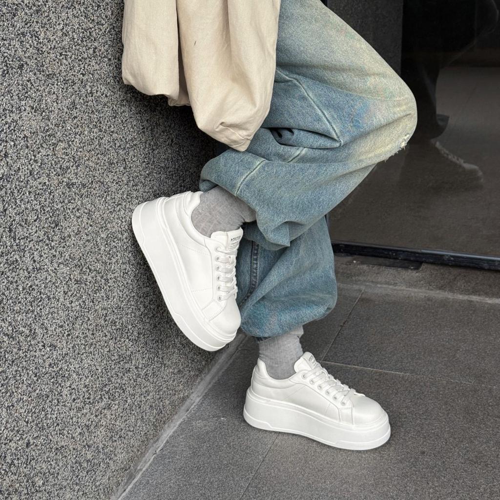 Leather platform white shoes women's 2025 new small 6cm height-increasing bread shoes lightweight casual sports board shoes