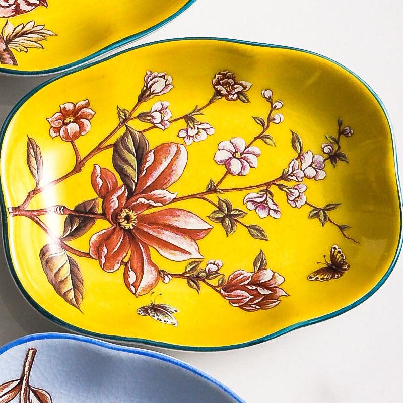 Creative Painted Flowers Ceramic Soap Dish Toilet Hand Wash Soap Dish Bathroom Accessories Hotel Bathroom Soap Dish Storage Tray