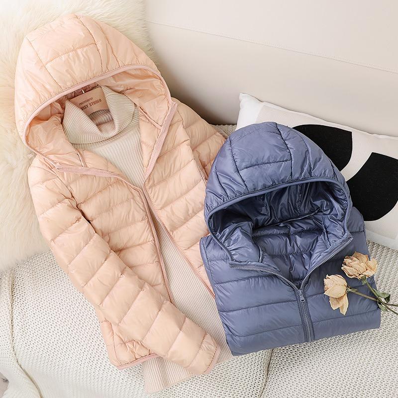 Giacca leggera in piuma da donna corta con cappuccio autunno e inverno nuova piuma d'anatra bianca giacca slim e leggera