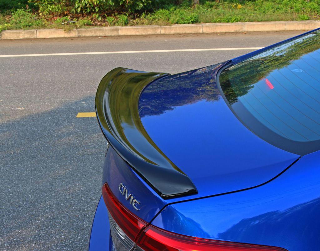 Îmbunătățiri pentru Honda Civic generația a 11-a 2022: buza frontală, eleron spate, splitter, jaluzele, bară spate.
