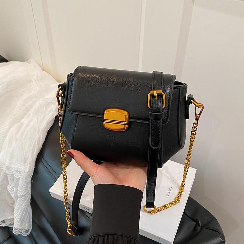 IELGY Messenger Bag Fashionable Classy Chain Messenger Bag