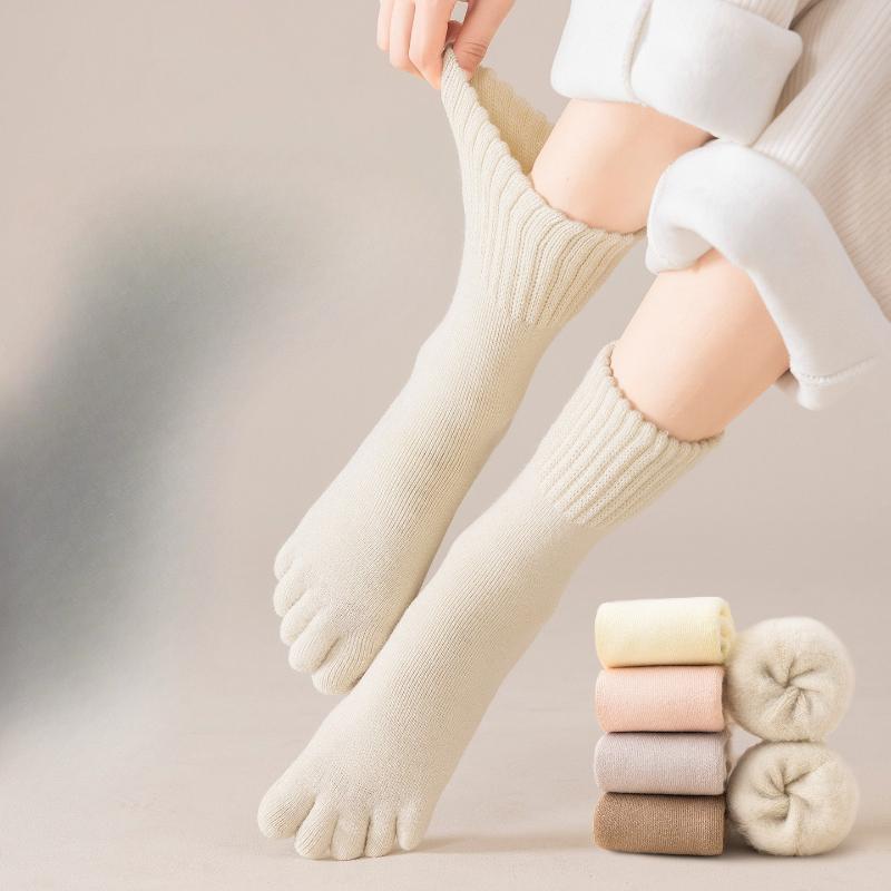 Thickened Cashmere Five-fingered Socks for Women's Autumn and Winter Warmth, Toe-separating Socks, Antibacterial and Deodorizing