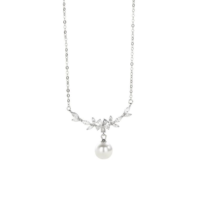 Lucky Flower Branch Laurel Sweet Necklace Women's Light Luxury Niche Design High-end Flower Pearl Necklace