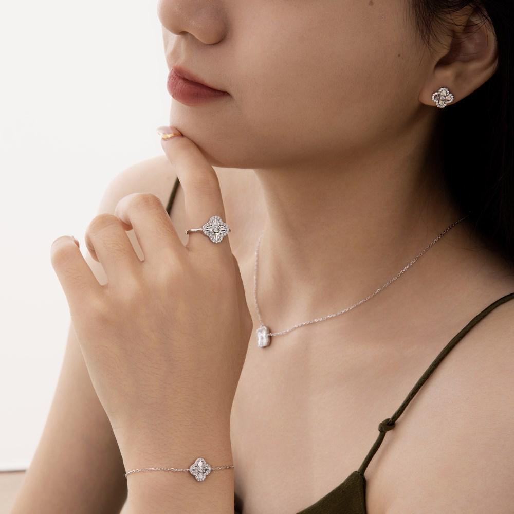 S925 Sterling Silver Four-Leaf Clover Jewelry Set: Sparkling Ring, Bracelet, Earrings, and Necklace for Women
