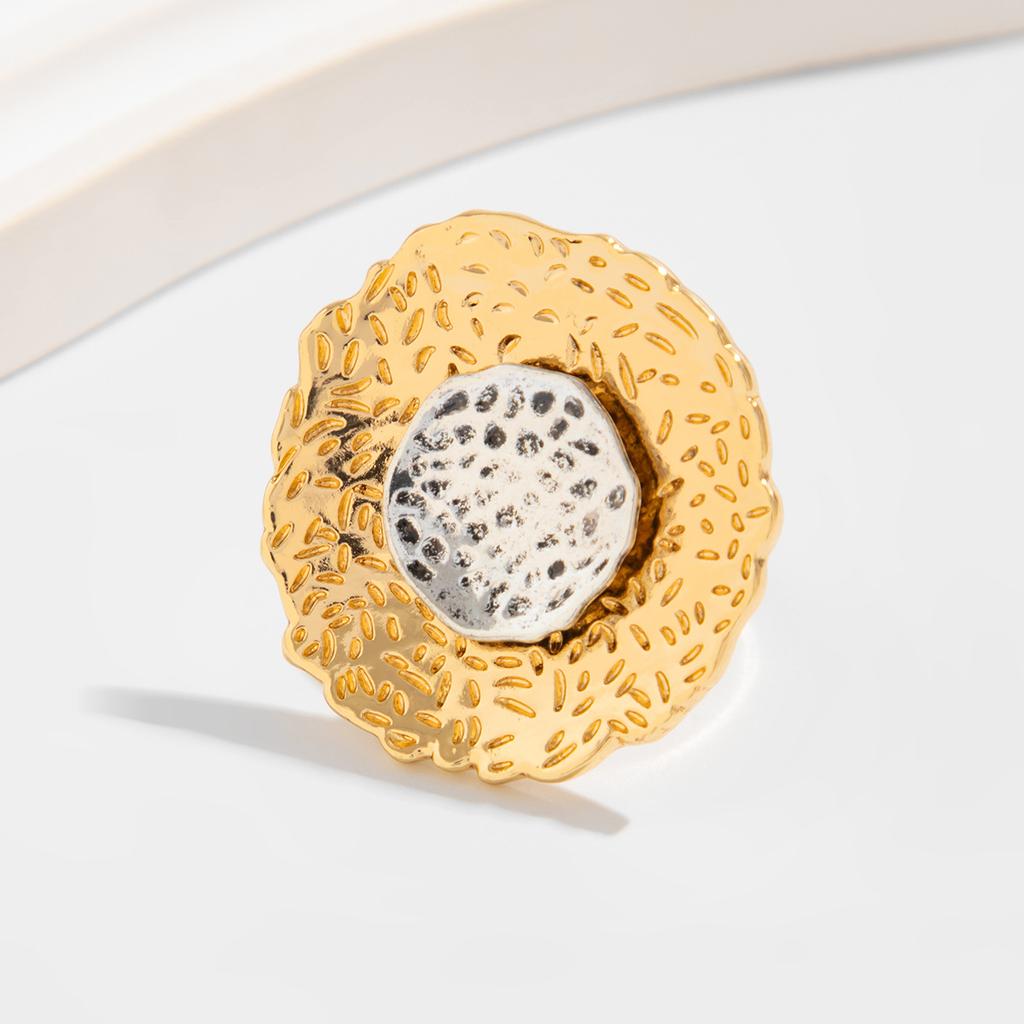 Personalized Retro Ginkgo Biloba Flower Ring, Wind Niche Beating Texture Hollow Petal Ring