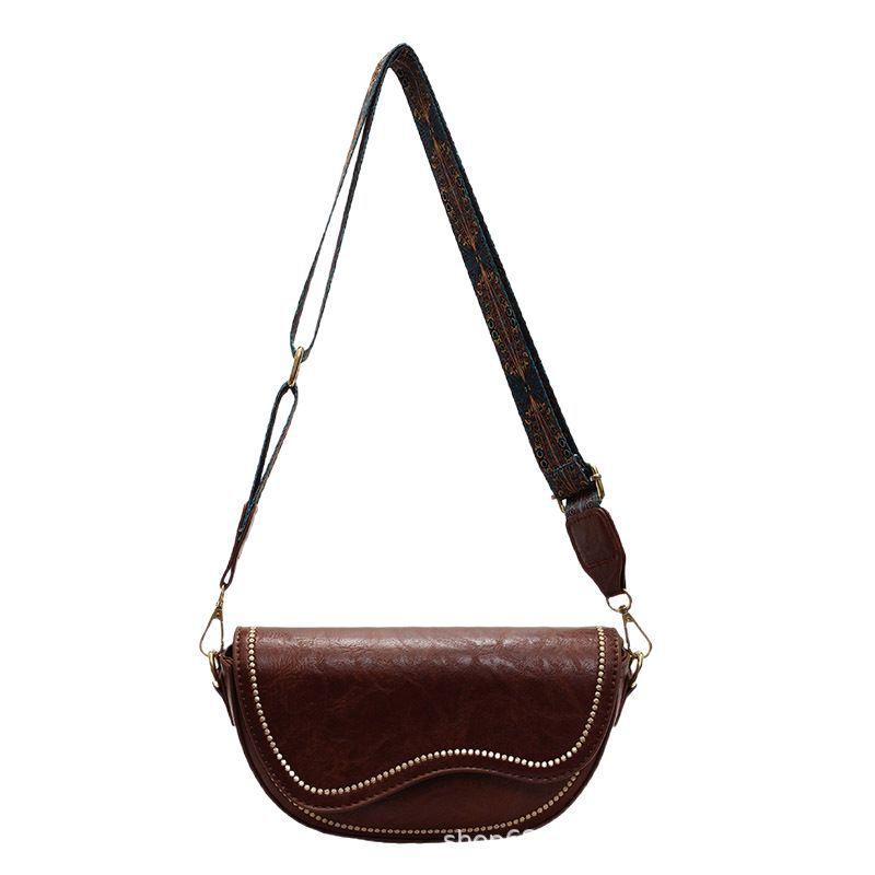 2025 New Temperament Fashion Design One-shoulder Crossbody Foreign Solid Color Embroidered Saddle Bag Retro Niche Crossbody Bag