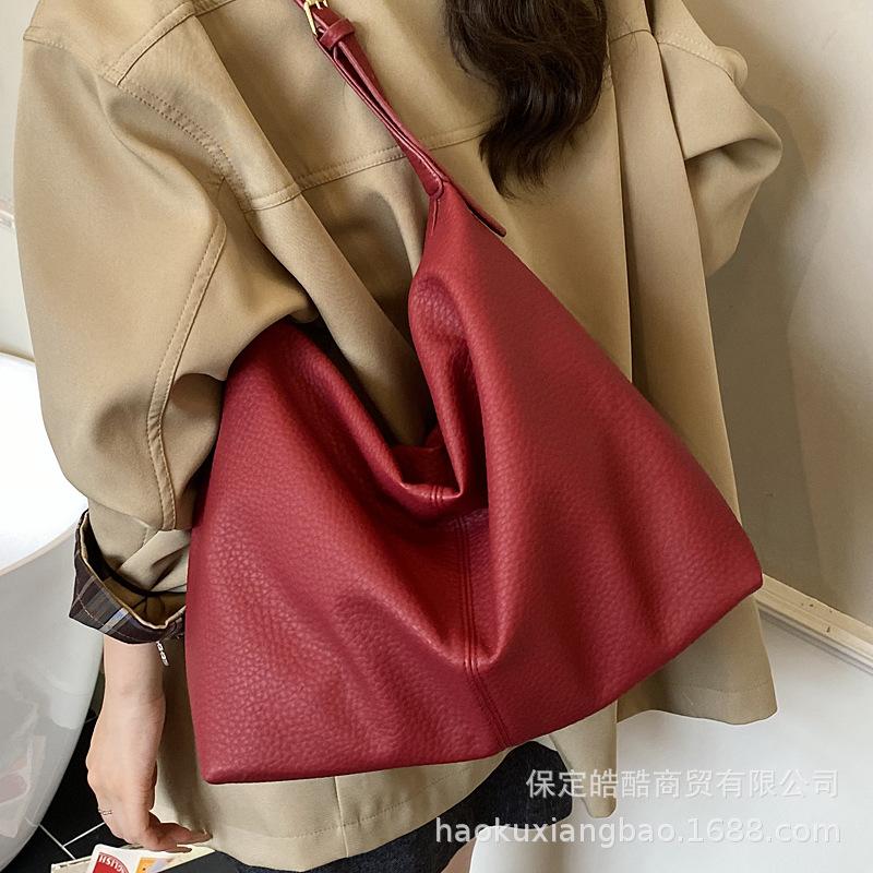 Large-capacity Retro Bag Women's Autumn and Winter Versatile 2025 New Simple Shoulder Messenger Bag Casual Commuter Tote Bag