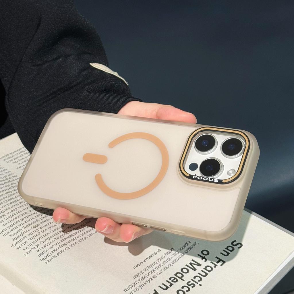 Suitable for IPhone16promax Phone Case, Skin-sensing Magnetic Attraction C-type Jelly Dopamine, Apple 15 Semi-transparent PC Case