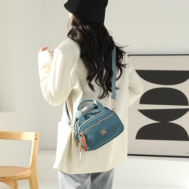 New women's trendy shoulder bag fashionable and simple multi-layer messenger bag anti-splashing nylon bag