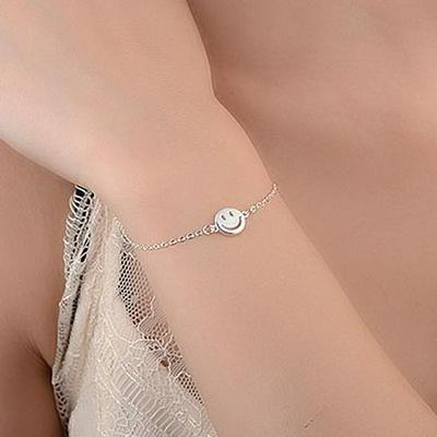 Braccialetto da donna alla moda con faccina sorridente