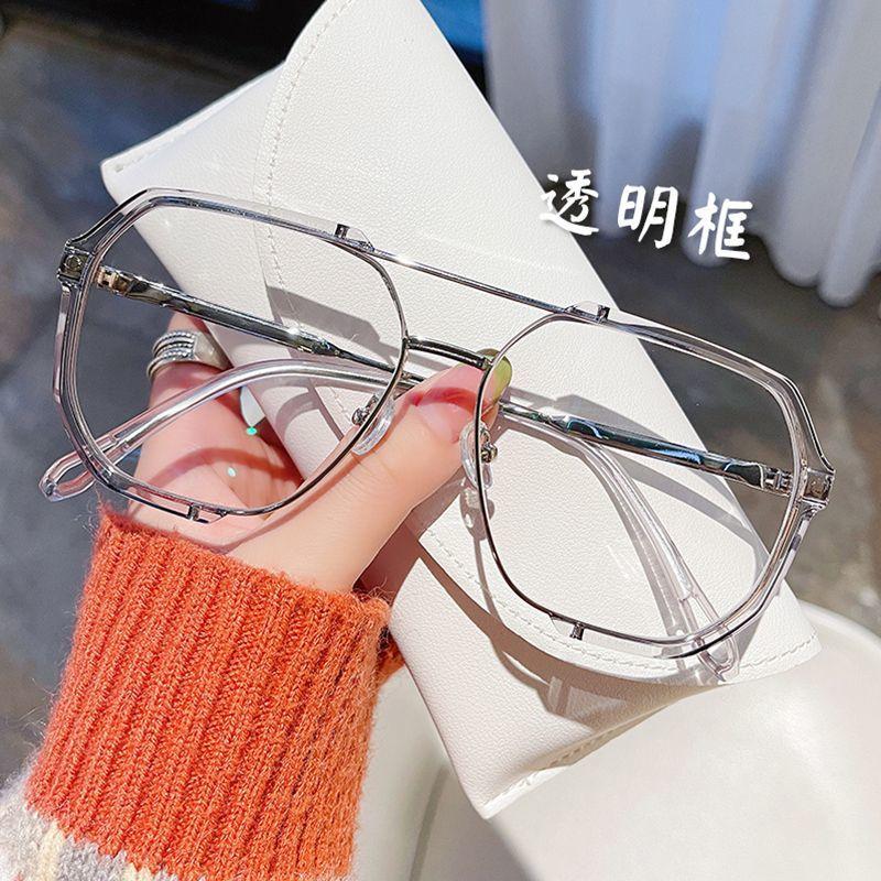 

Square myopia glasses can be equipped with color-changing anti-blue light and anti-radiation large-frame flat glasses to prevent ultraviolet rays Non-prescription