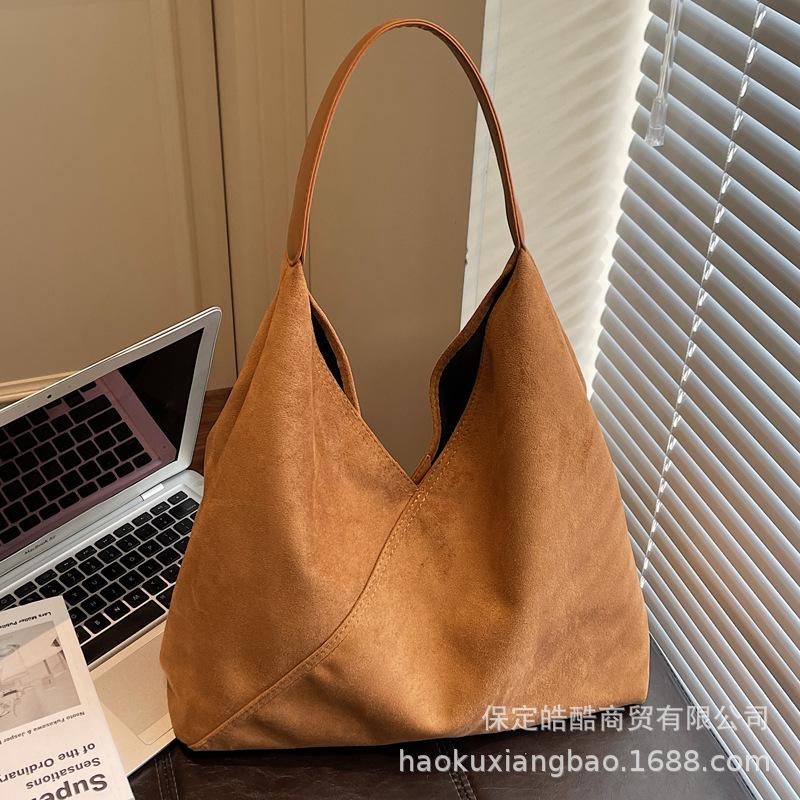 Exquisite and Versatile Fashionable Large-capacity Commuting Shoulder Handbag, High-end Sense 2025 Autumn New Women's Tote Bag