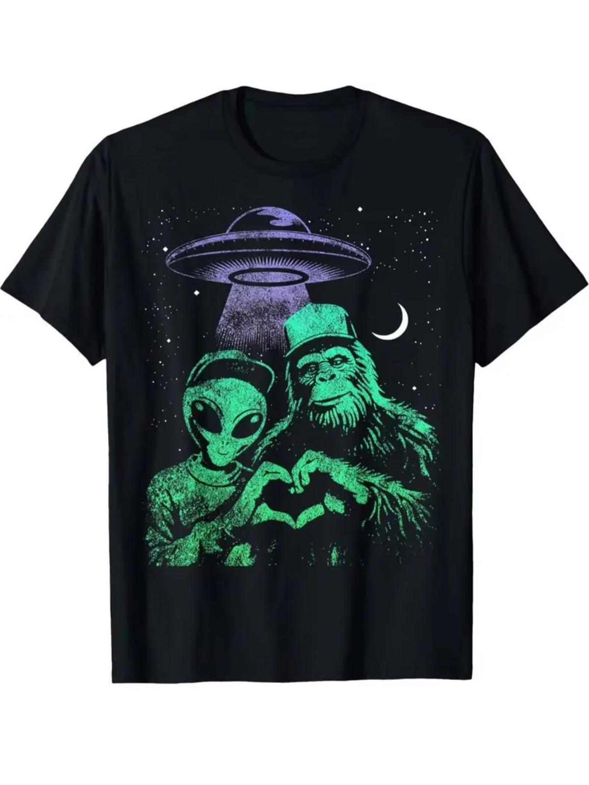Funny Sasquatch And Alien Love Hand Sign Graphic T-Shirt for Men 100%, Black Cas M