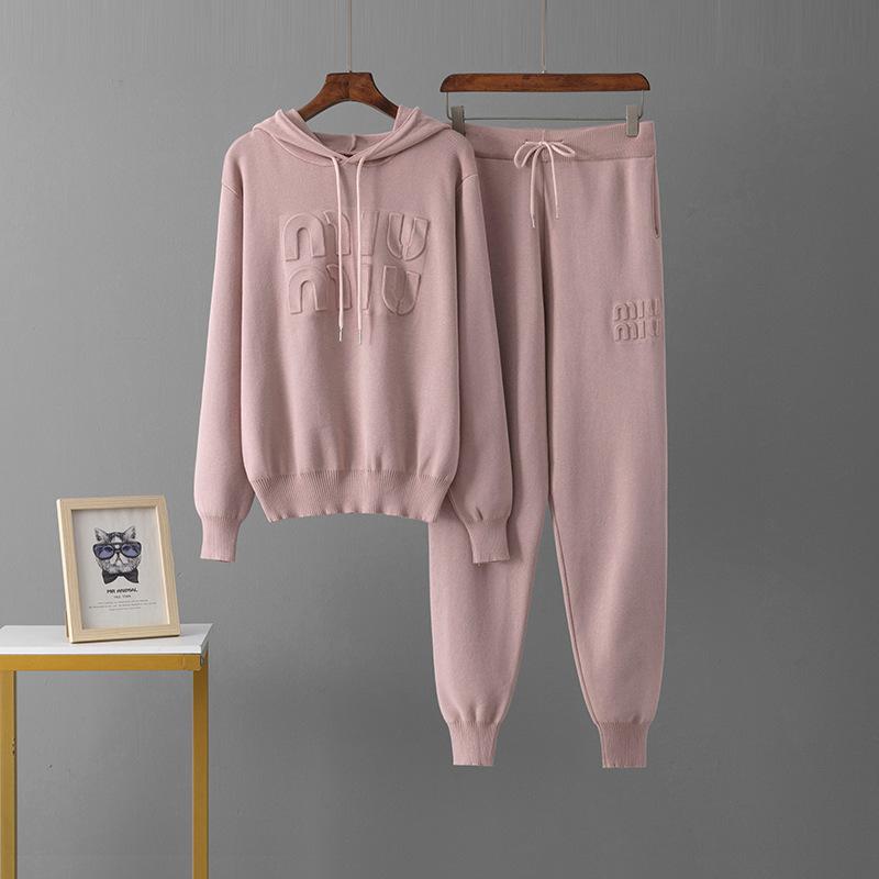 

Вязаный свитер с капюшоном и буквами на осень и зиму, повседневные брюки длиной до щиколотки, комплект из двух предметов, женские брюки, комплекты одежды One Size