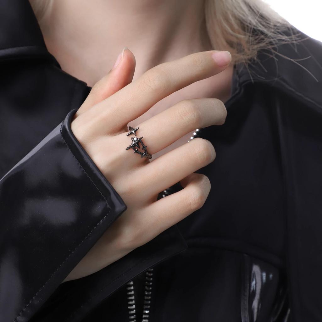 And Elegant Trendy Star Shaped Rings With Diamond Embellishments For Distinctive Style