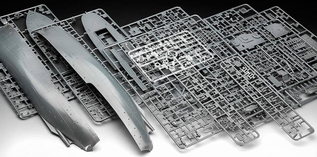 German Revell Corvette HMCS Snowberry Plastic Model Kit 05132 1/144 Flower-class