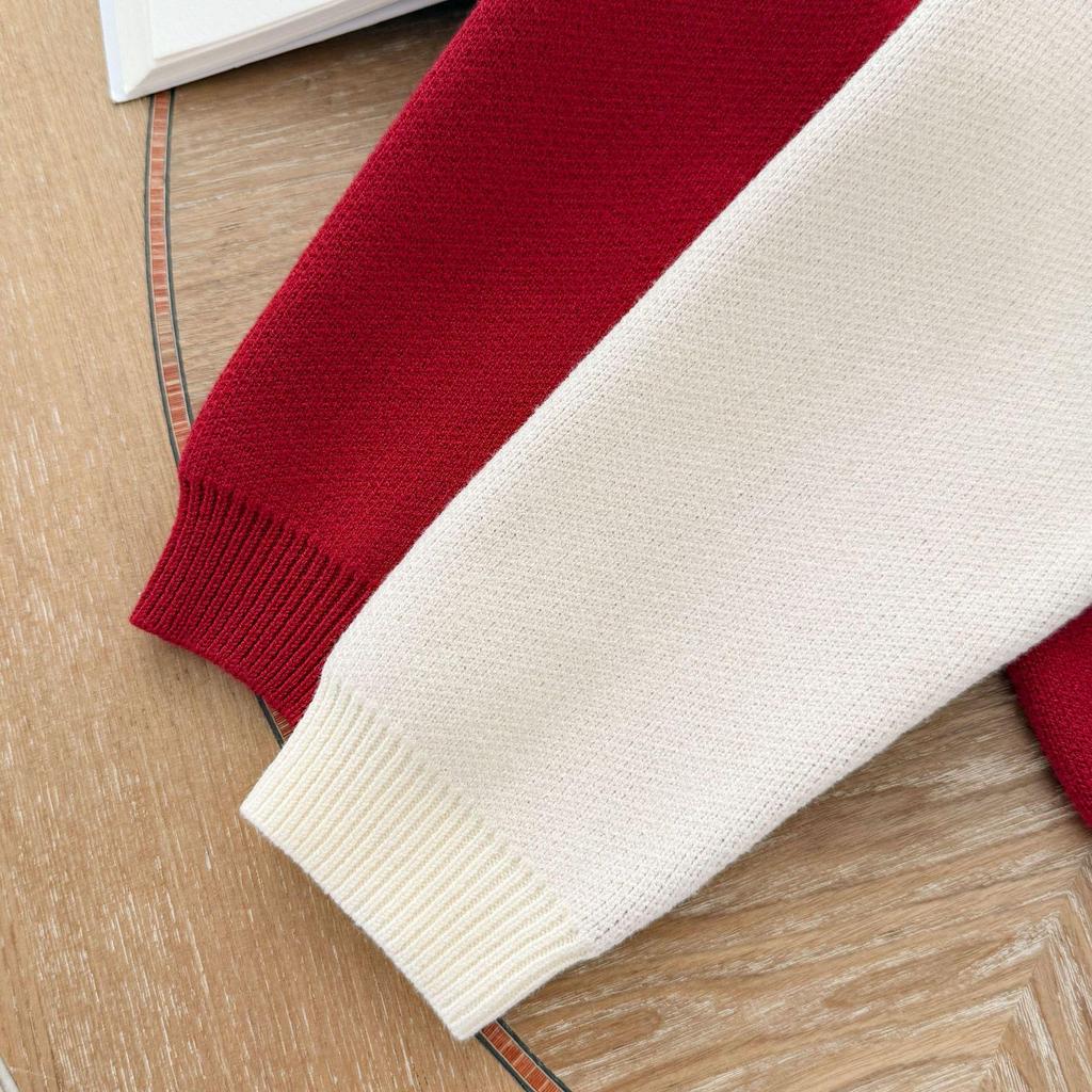 Baby Girl Korean-Style Heart Jacquard Knit Cardigan – Soft & Versatile for Autumn/Winter