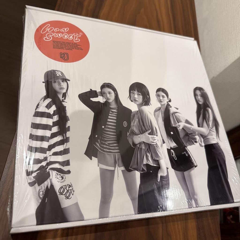 [USED] NEWJEANS CD All Members Ver. HOWSWEET