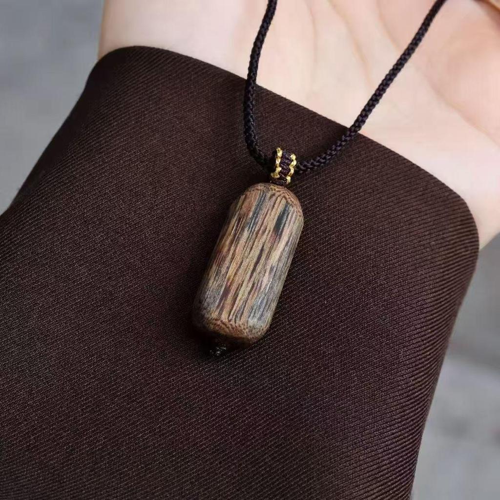 Collana Pendente Legno di Agar di Hainan Qi Nan ad Alto Contenuto di Olio - Versatile Catena per Maglione Stile Cinese
