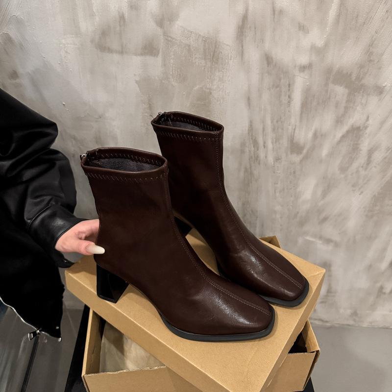 

Black high-heeled short boots for women s autumn and winter new French retro square head thin boots versatile thick-heeled Martin boots for women s s 40 коричневый