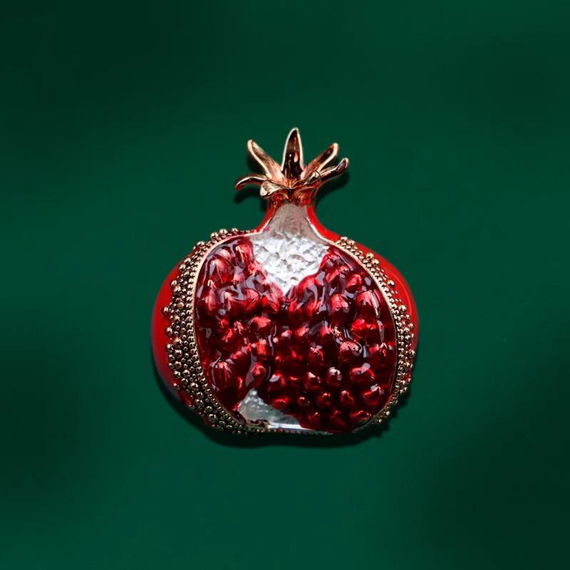 

Women S Elegant Pomegranate Brooch - Red & Golden Jewelry Pin with Layered Fruit Design, Formal Party Wedding Graduation Gift for Women - Year-Round L