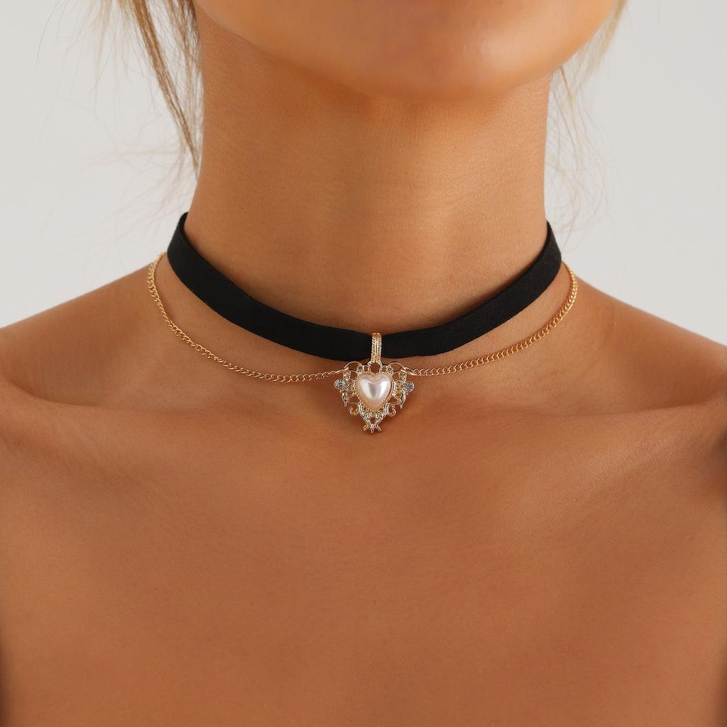 Court style aristocratic temperament collar choker imitation pearl love Korean velvet necklace