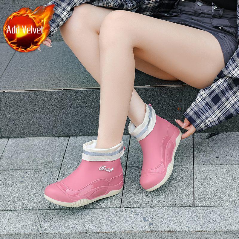 Damen Wasserdichte Regenstiefel Strapazierfähige Weiche Sohle Rutschfeste Arbeitsstiefel mit Fellwarmem Kurzem Schaft für Draußen
