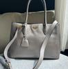 [Pre-Owned] Gray Leather Medium Tote Bag - Excellent #1V1CWGG