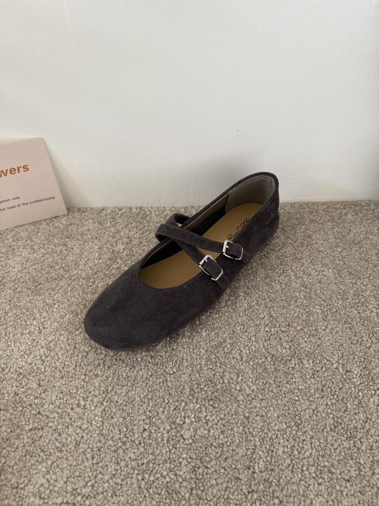 French gentle wind cross Mary Jane shoes with skirt 2025 red single shoes temperament light mouth soft sole grandma shoes