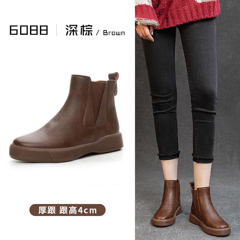 2025 autumn and winter new soft-soled leather Martin boots women's versatile platform short boots British thickened Chelsea boots