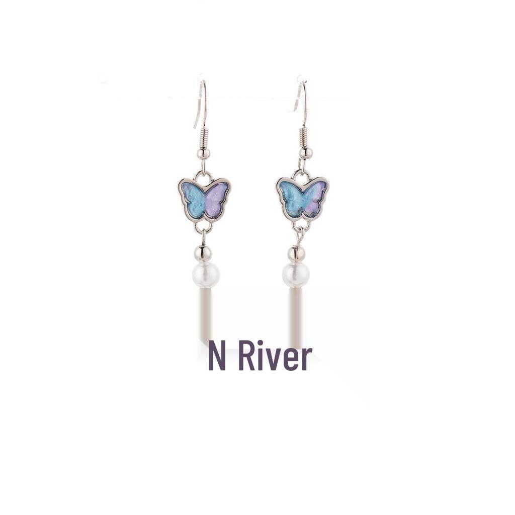 Silver Needle Gradient Butterfly Rhinestone & Pearl Earrings: Sweet, Cool, Versatile Studs for Women with Unique Style.