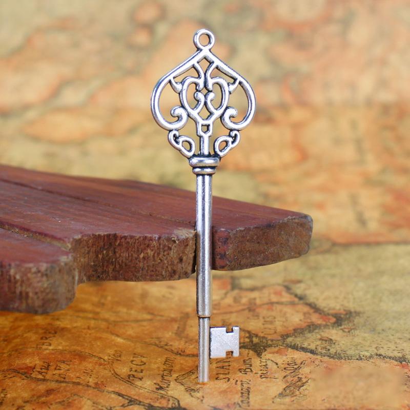 30Pcs/Set Key Shape DIY Skeleton Antique Silver Alloys Vintage Antique Bronze Plated Santa Keys Pendants