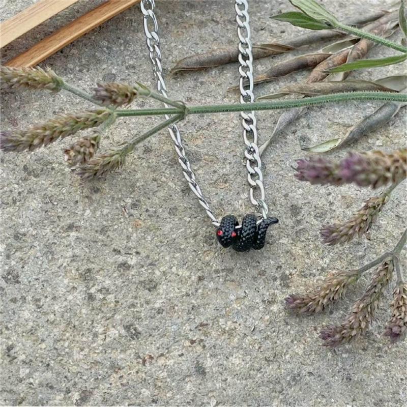 Stylish Snake Pendant Necklace Fashion Statement Necklace Celebration Jewelry Snake Necklace Perfect for Parties Daily