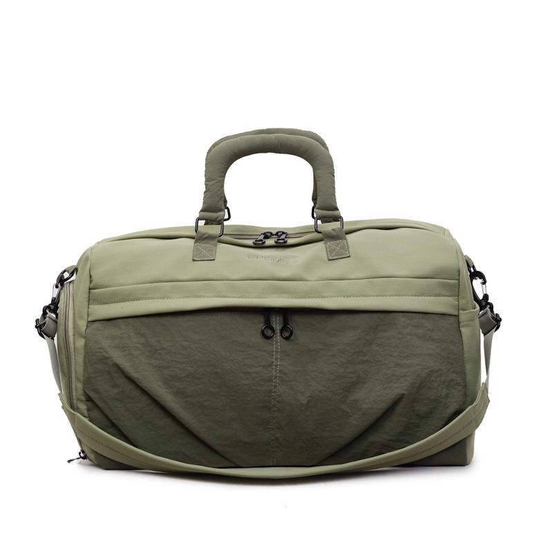 

Unisex Large Capacity Travel and Fitness Bag – Carry-on for Short Trips and Sports зелений